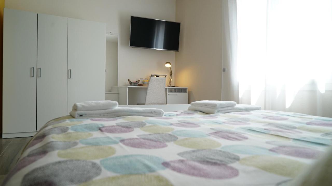 The White Building - Rooms กอสเตร์มาโน ภายนอก รูปภาพ